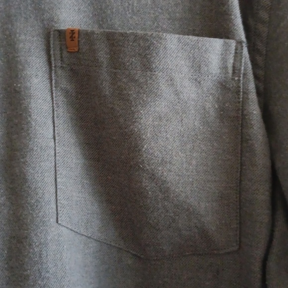 NWT IZOD Brand Button Up Shirt - Picture 3 of 7